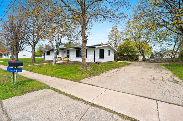 2120 CRANE STREET, Oshkosh, WI 54901