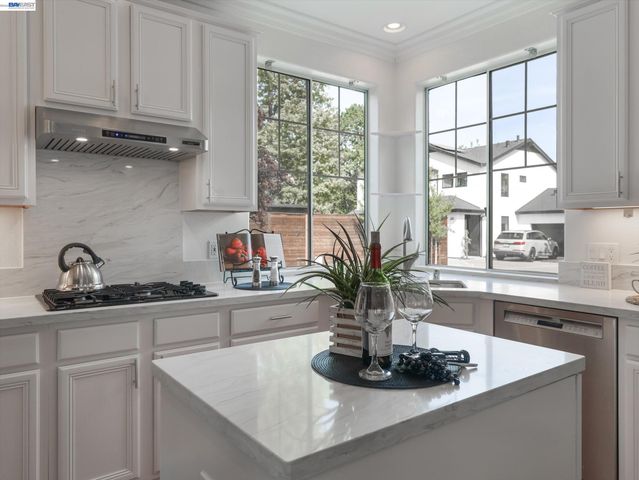 326 I St, Fremont, CA 94536