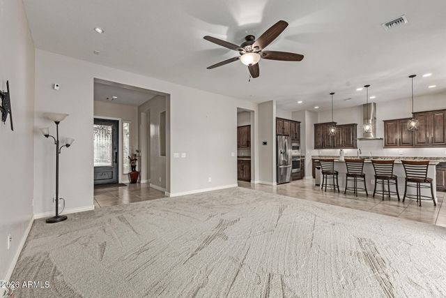 18456 W PARADISE Lane, Surprise, AZ 85388