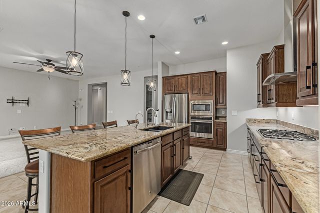 18456 W PARADISE Lane, Surprise, AZ 85388