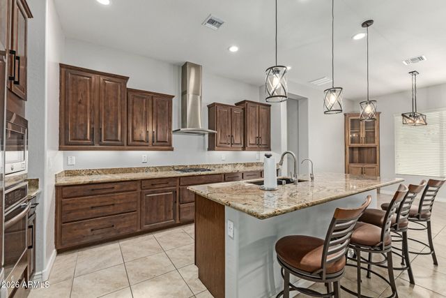 18456 W PARADISE Lane, Surprise, AZ 85388