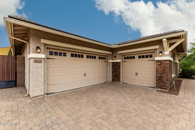 18456 W PARADISE Lane, Surprise, AZ 85388