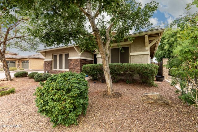 18456 W PARADISE Lane, Surprise, AZ 85388