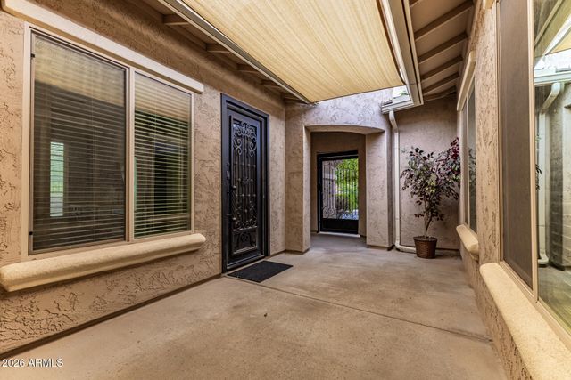 18456 W PARADISE Lane, Surprise, AZ 85388