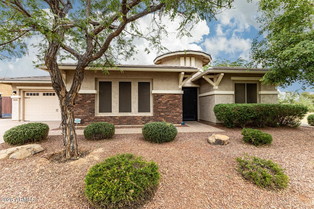 18456 W PARADISE Lane, Surprise, AZ 85388