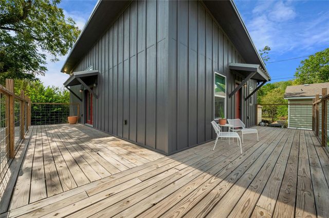 602 Persimmon ST, Lockhart, TX 78644