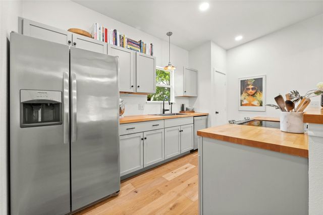 602 Persimmon ST, Lockhart, TX 78644