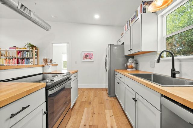 602 Persimmon ST, Lockhart, TX 78644