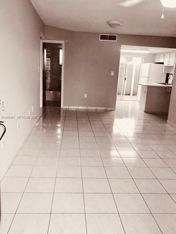2212 W 74th St 101-28, Hialeah, FL 33016