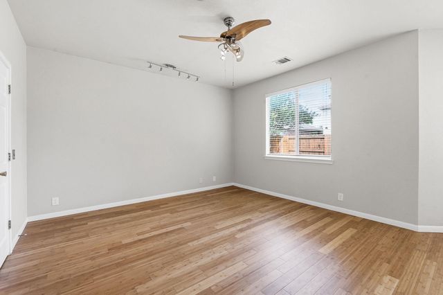 4036 Barlow DR, Round Rock, TX 78681