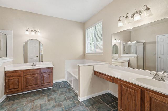 4036 Barlow DR, Round Rock, TX 78681