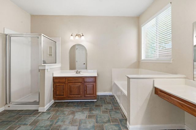 4036 Barlow DR, Round Rock, TX 78681