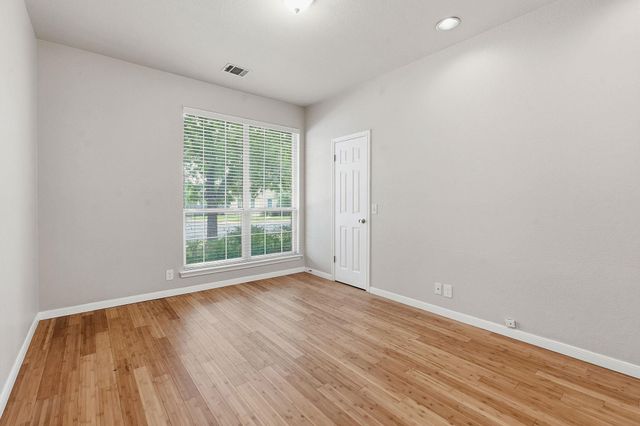 4036 Barlow DR, Round Rock, TX 78681