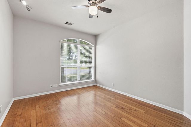 4036 Barlow DR, Round Rock, TX 78681
