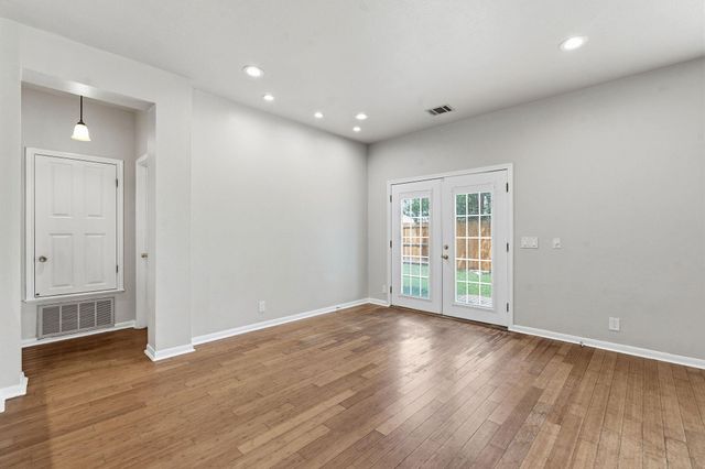 4036 Barlow DR, Round Rock, TX 78681