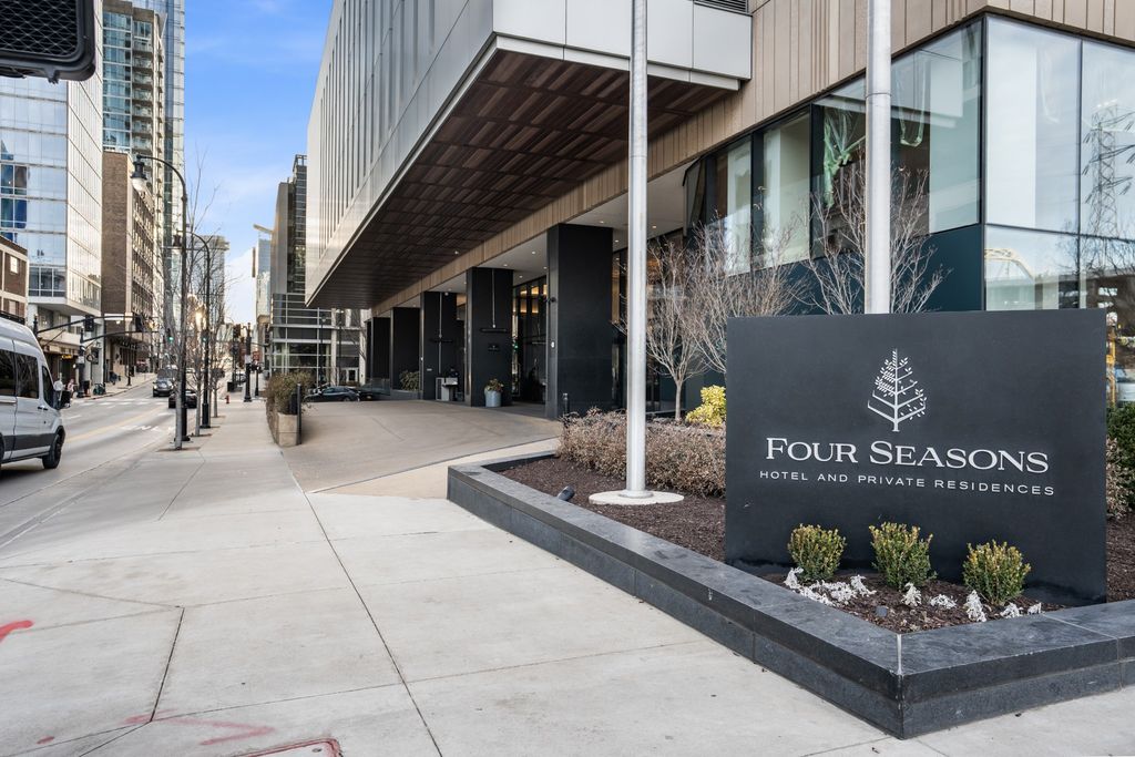 160 2nd Ave S Apt 2003, Nashville, TN 37201