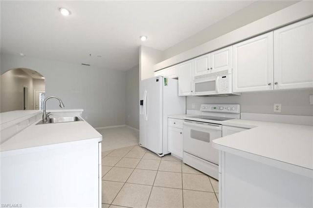 1672 Morning Sun LN D22, Naples, FL 34119