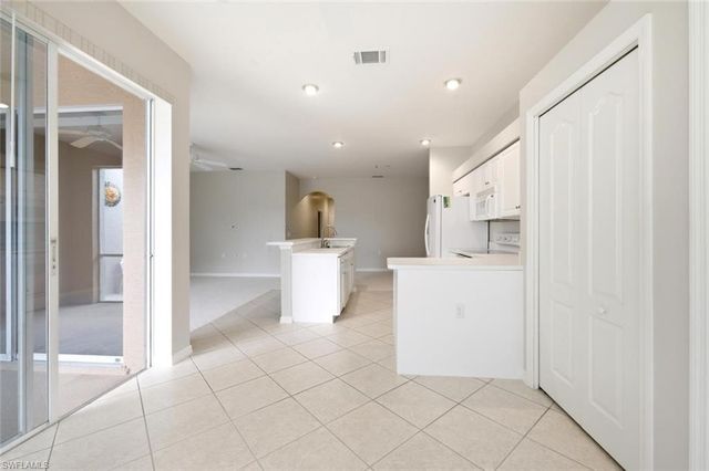 1672 Morning Sun LN D22, Naples, FL 34119