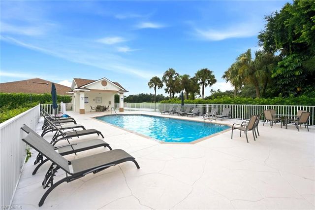 1672 Morning Sun LN D22, Naples, FL 34119