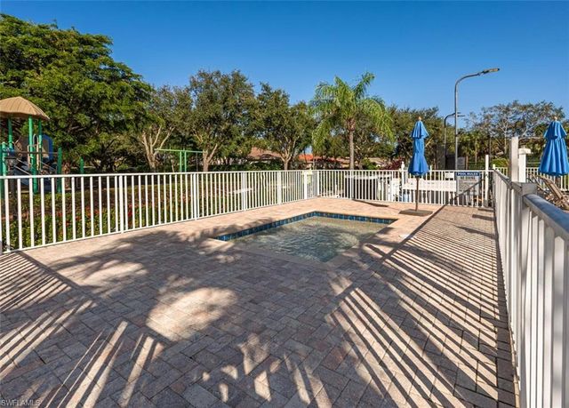 1672 Morning Sun LN D22, Naples, FL 34119