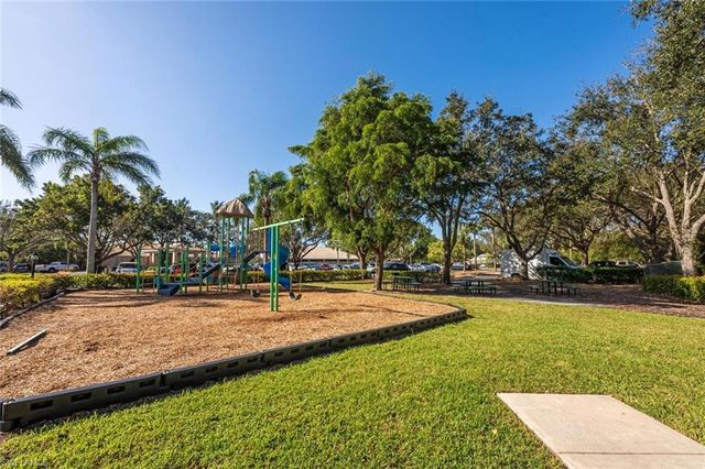 1672 Morning Sun LN D22, Naples, FL 34119
