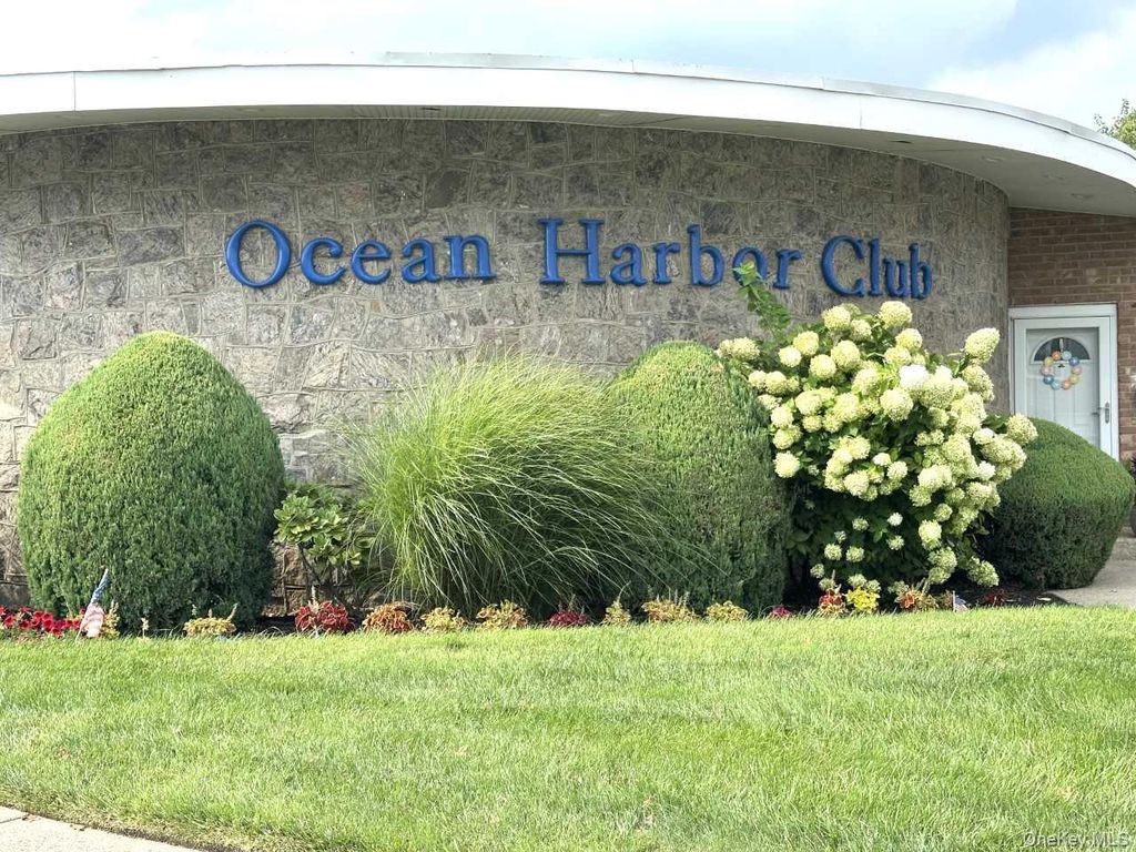 4 Rose Street E1 Building 4, Oceanside, NY 11572 — exterior