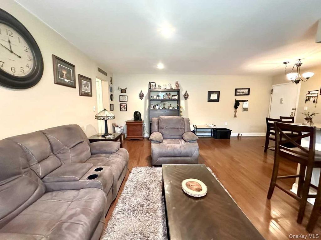 4 Rose Street E1 Building 4, Oceanside, NY 11572 — photo 3