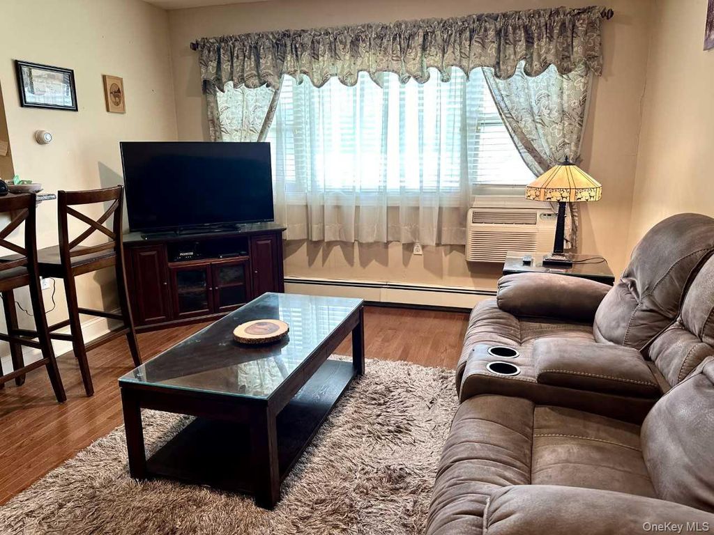 4 Rose Street E1 Building 4, Oceanside, NY 11572 — photo 4