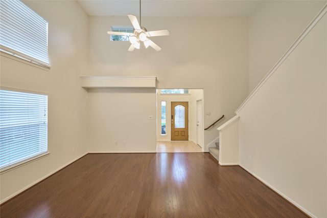 12515 Lake Shore Drive, Montgomery, TX 77356