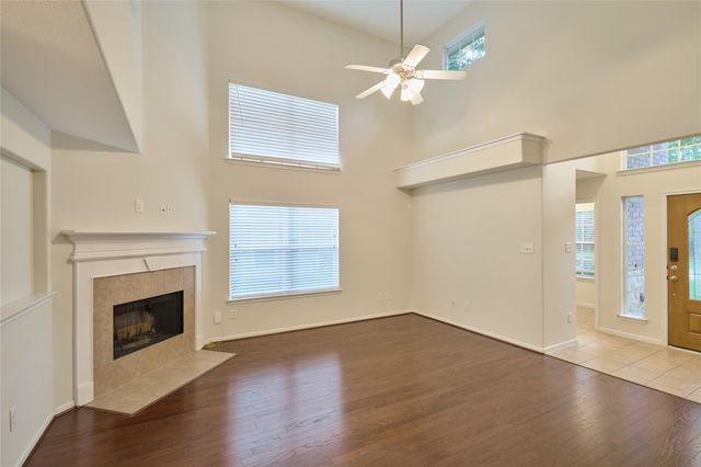 12515 Lake Shore Drive, Montgomery, TX 77356