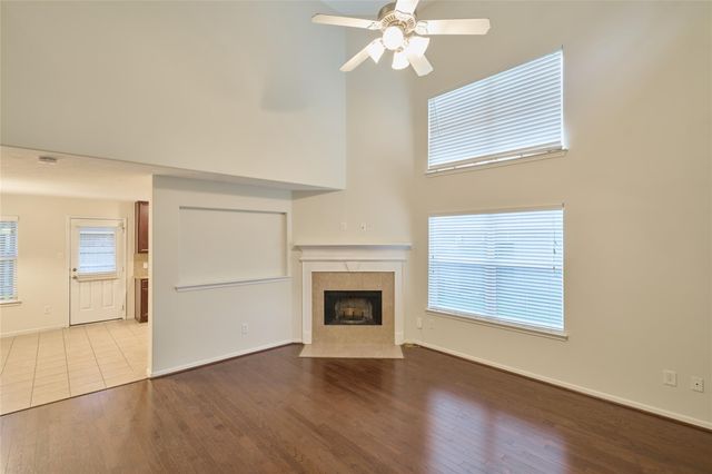 12515 Lake Shore Drive, Montgomery, TX 77356