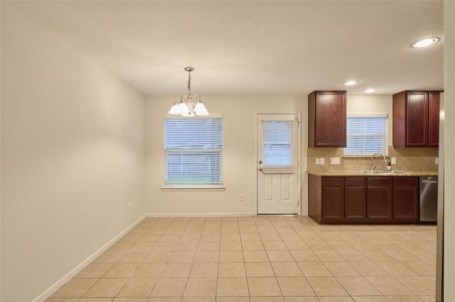 12515 Lake Shore Drive, Montgomery, TX 77356