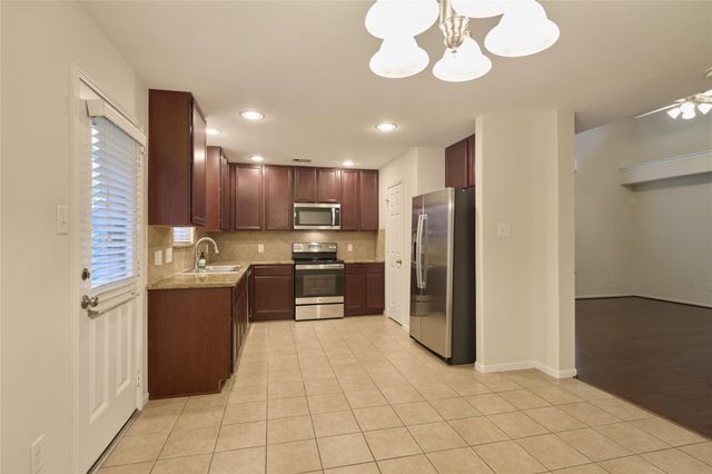 12515 Lake Shore Drive, Montgomery, TX 77356