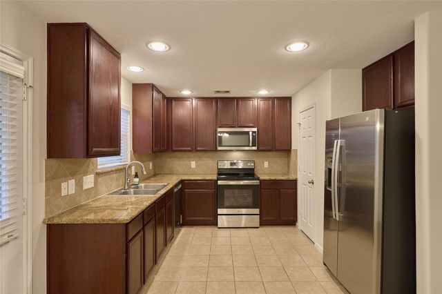 12515 Lake Shore Drive, Montgomery, TX 77356