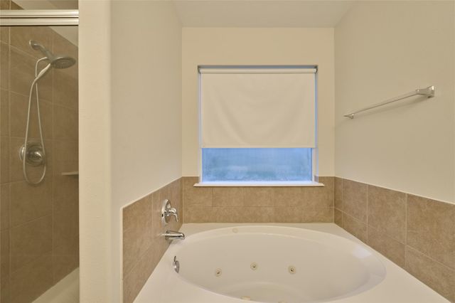 12515 Lake Shore Drive, Montgomery, TX 77356