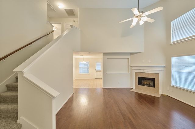 12515 Lake Shore Drive, Montgomery, TX 77356