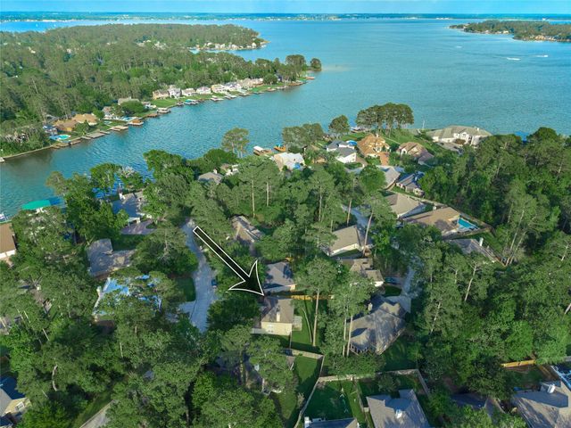 12515 Lake Shore Drive, Montgomery, TX 77356