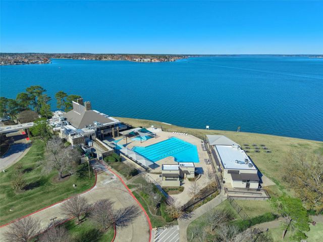 12515 Lake Shore Drive, Montgomery, TX 77356