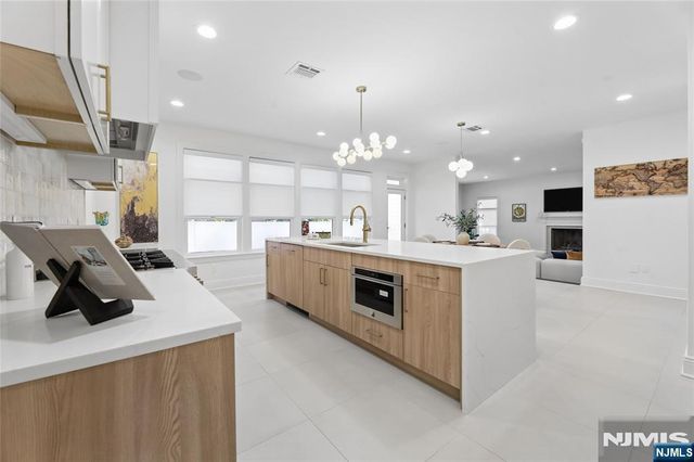 337 Franklin Street, Haworth, NJ 07641