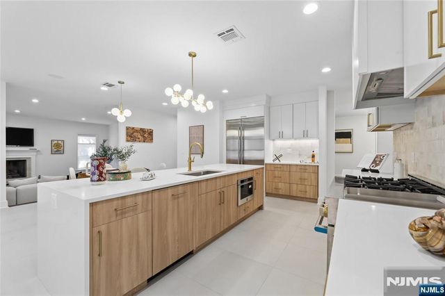 337 Franklin Street, Haworth, NJ 07641