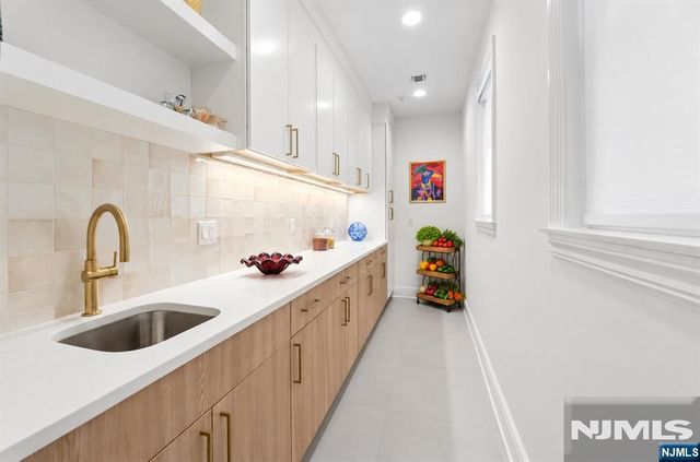 337 Franklin Street, Haworth, NJ 07641