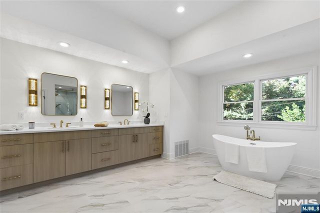 337 Franklin Street, Haworth, NJ 07641