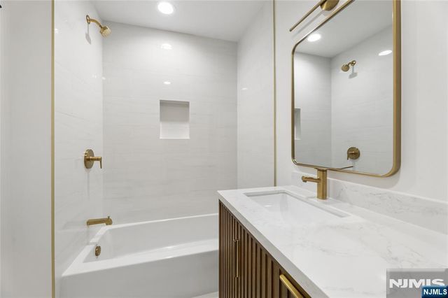 337 Franklin Street, Haworth, NJ 07641