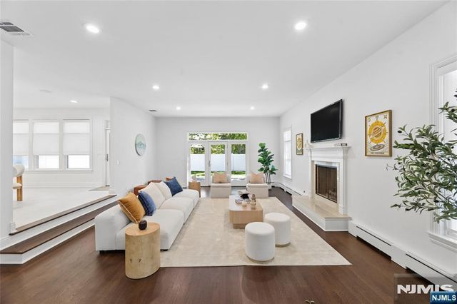 337 Franklin Street, Haworth, NJ 07641