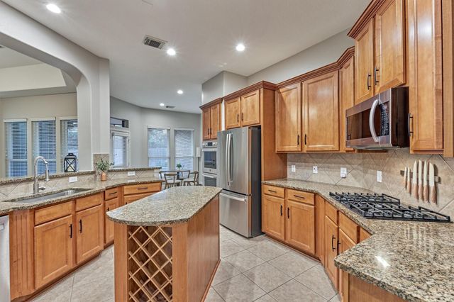 15 Carmeline, The Woodlands, TX 77382
