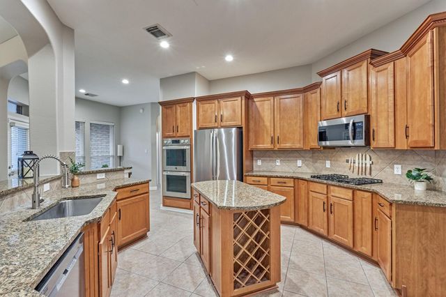15 Carmeline, The Woodlands, TX 77382
