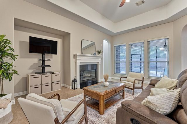 15 Carmeline, The Woodlands, TX 77382