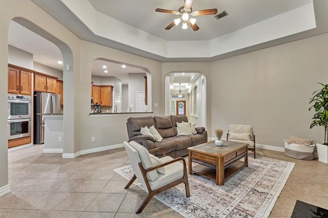 15 Carmeline, The Woodlands, TX 77382
