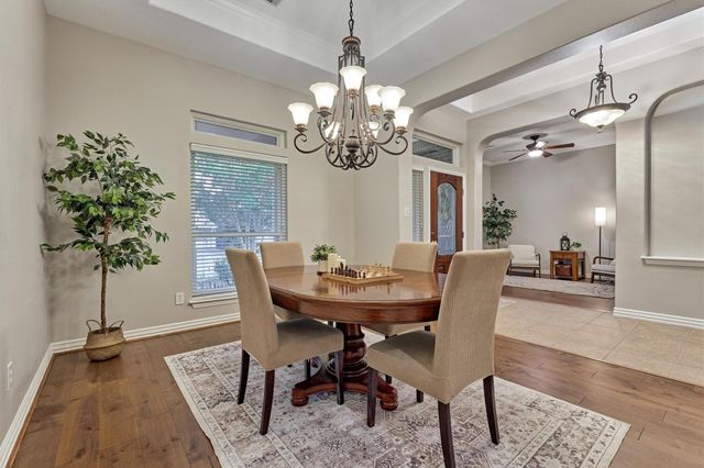 15 Carmeline, The Woodlands, TX 77382