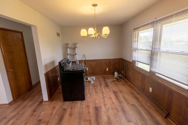 1213 SMILEY LN, Columbia, MO 65202